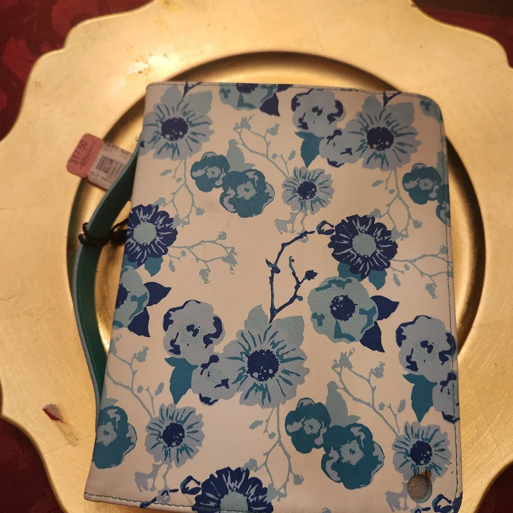 Kate Landry tablet holder
